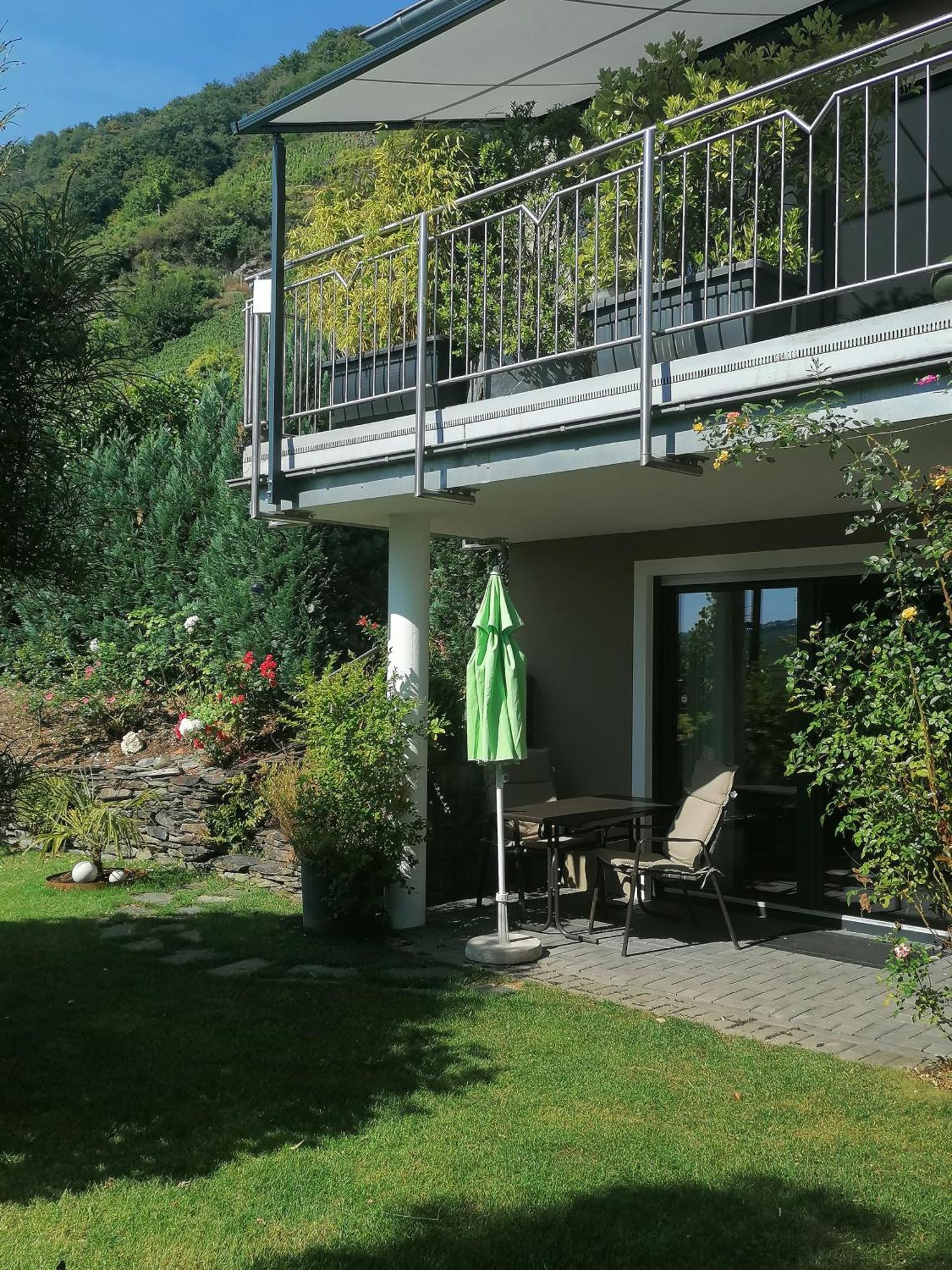 Haus Der Weinkoenigin Kristina Apartment Piesport Exterior photo